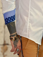 Camisa Blanca Cerchio puño detalles en azul